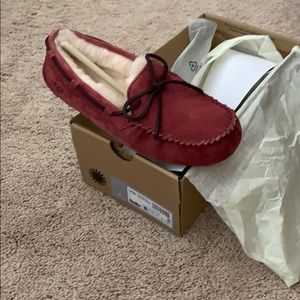 Ugg Dakota women’s Slippers Brand New!